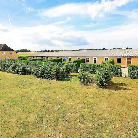 6 Person In Faaborg-by Traum *