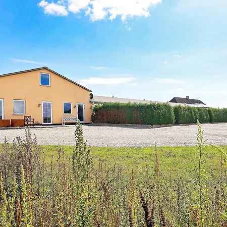 6 Person In Faaborg-by Traum