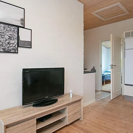 6 Person In Appartement