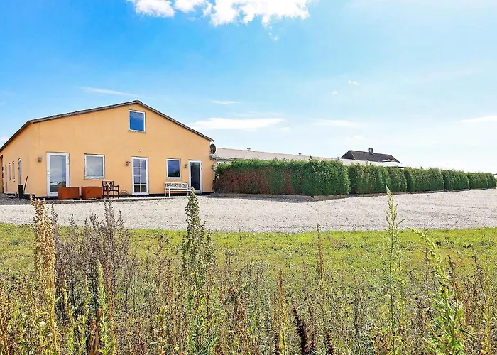 6 Person In Faaborg-by Traum